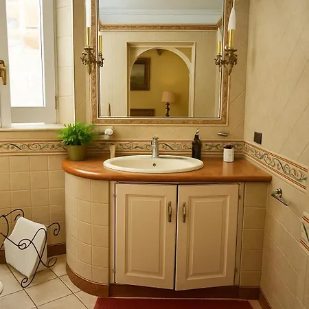 Torre Indipendente Con Terrazza * 莱切